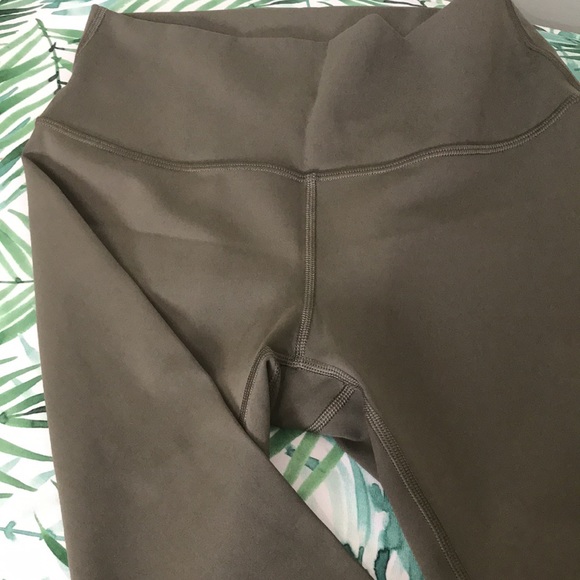 Lululemon Wunder Under High Rise Half Tight in Dark Olive - 2017 First Release - Picture 4 of 5